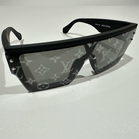 Louis Vuitton Other - Louis Vuitton Black Monogram LV Reflective Sunglasses mens NEW
